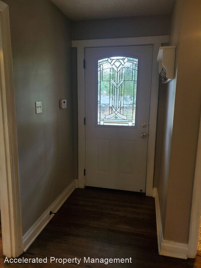 Foto del edificio - 2 br, 1.5 bath House - 210 E E Ave