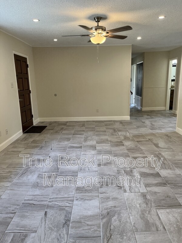 Foto del edificio - 14145 Cr 3500 Lp