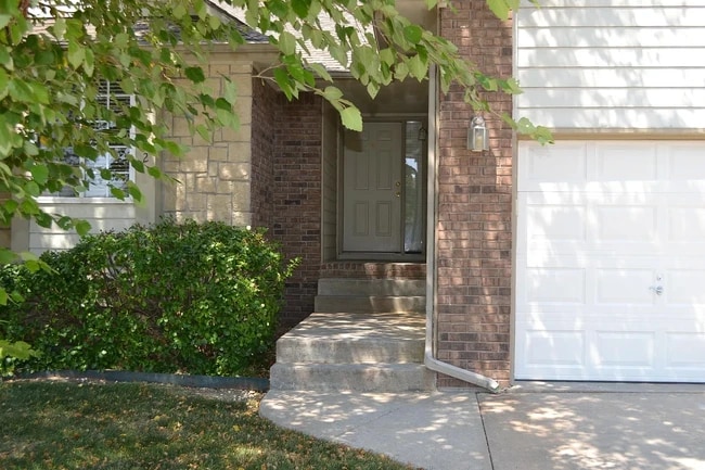 Building Photo - 6022 E Ironhorse Cir
