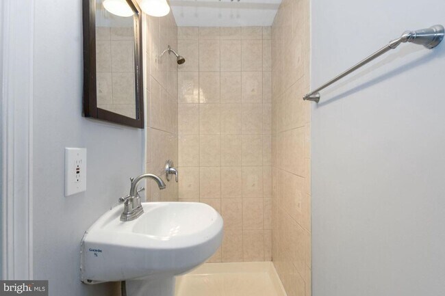 Foto del edificio - 2232 Fleet St