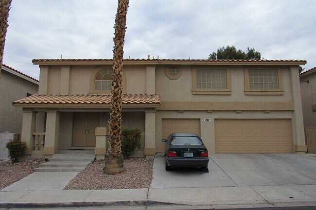 Foto del edificio - This great home with available with 3 car ...