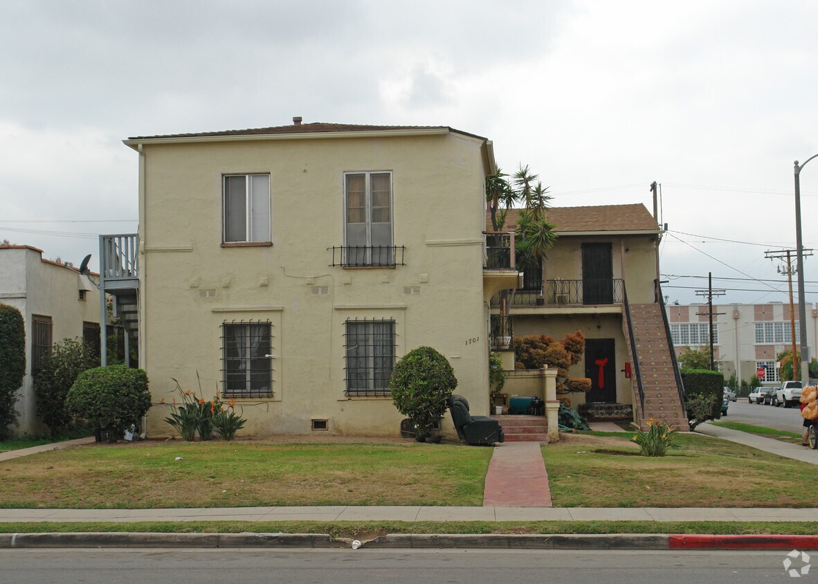 Building Photo - 1701-1703 6th Ave