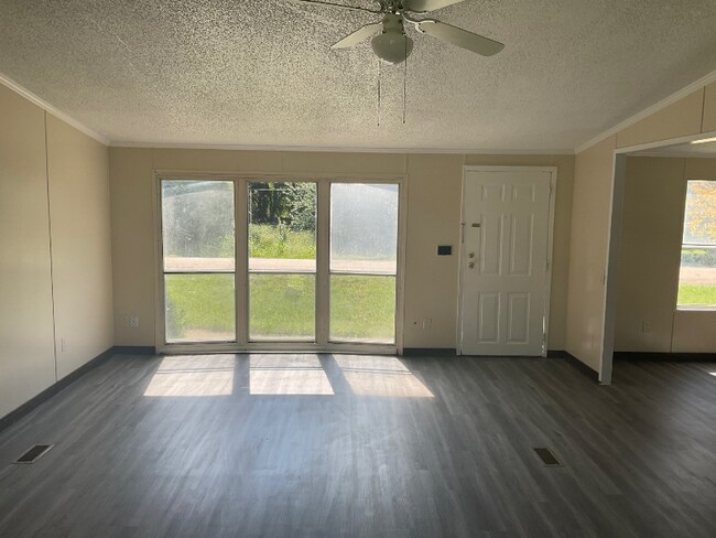 Foto del edificio - 283 Crescent Creek Ln