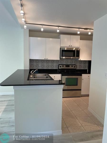Foto principal - 1705 Palm Cove Blvd