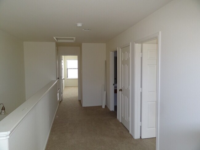 Building Photo - Beautiful Home in Pflugerville