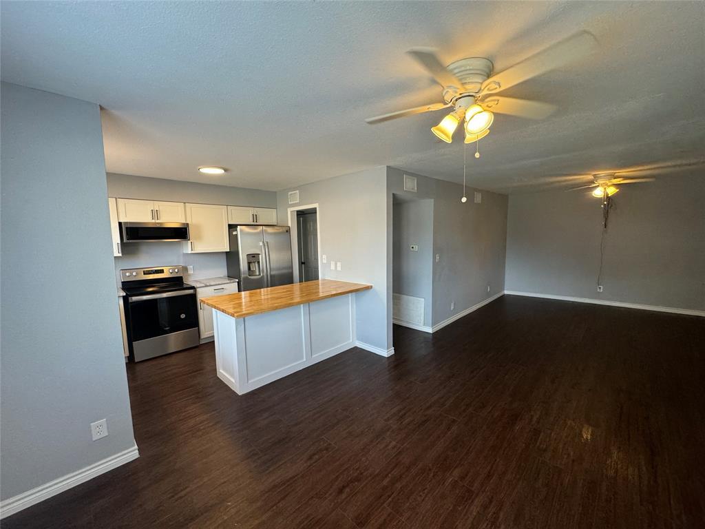 Primary Photo - 1221 Houston St