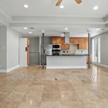 Building Photo - 2690 Rockbrook Dr