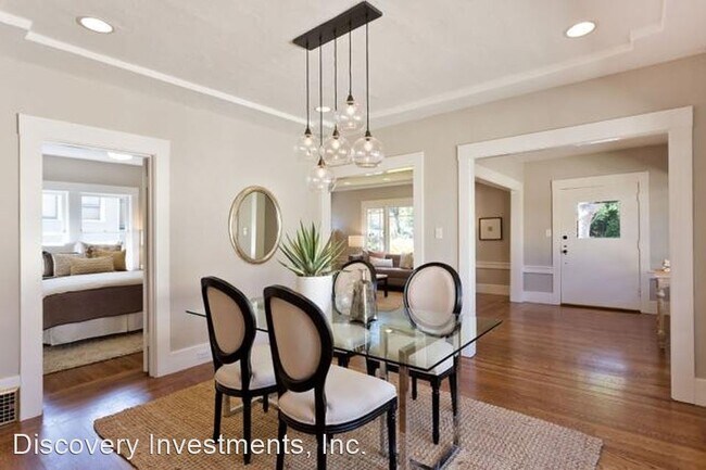 Foto del edificio - 3 br, 2 bath House - 411 Moraga Avenue