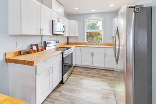 Building Photo - 662 Dahlia Ave
