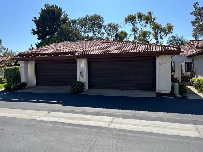 Building Photo - 1550 Apache Dr