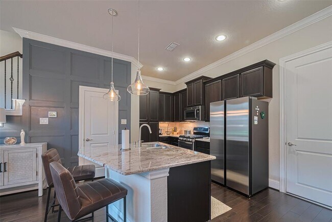 Foto del edificio - 8418 Oak Leaf Point Dr