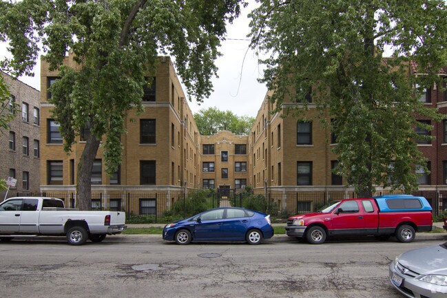 Primary Photo - 2647 N Spaulding Ave
