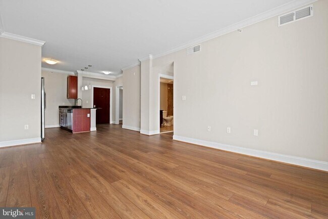 Foto del edificio - 6301 Edsall Rd