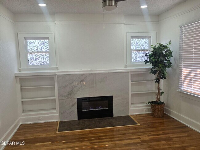 Building Photo - 4002 Pershing Dr