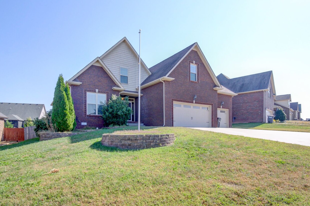 Primary Photo - HUGE FRESH Executive home in Farmington