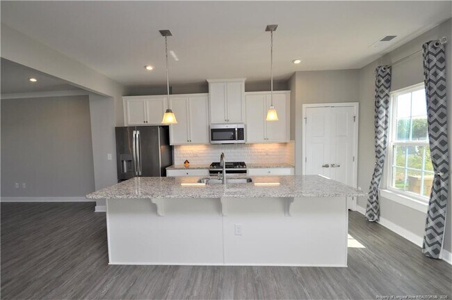 Building Photo - 200 Misty Pike Dr