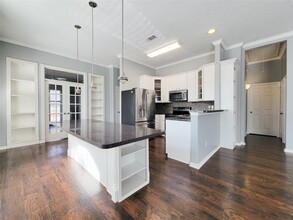 Building Photo - 12755 Mill Ridge Dr