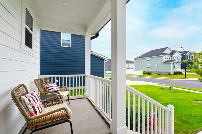 Building Photo - Charming Rolesville Home with Screened Por...