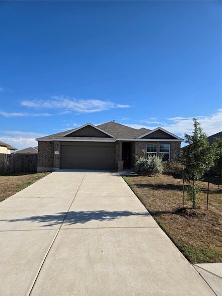 Building Photo - 215 Silver Springs Bend