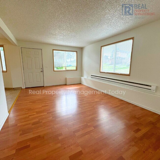 Foto del edificio - Sign lease for November and get $250 OFF M...