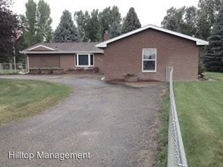 Building Photo - 675 Country Club Dr