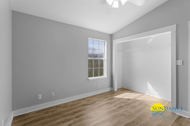 Foto del edificio - Spacious home in Hidden Harbor Estates!