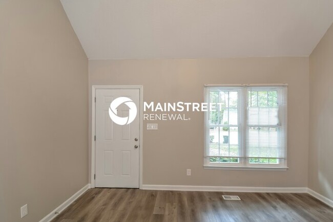 Foto del edificio - 4700 Thurmount Pl