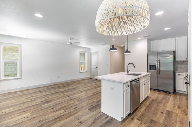 Building Photo - 207 Hudson Cir