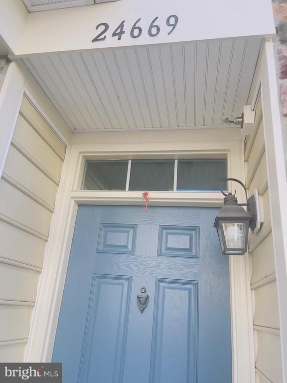 Foto del edificio - 24669 Byrne Meadow Square