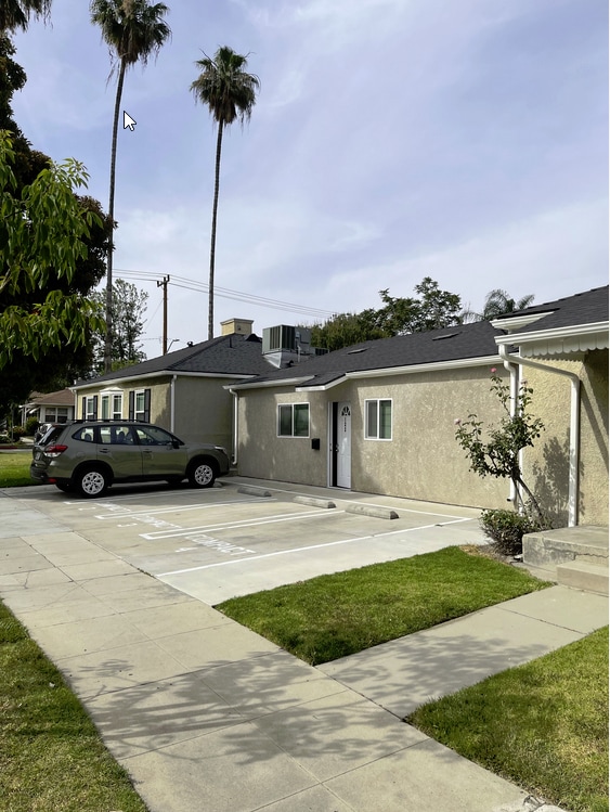 Building Photo - 120 N Lomita St