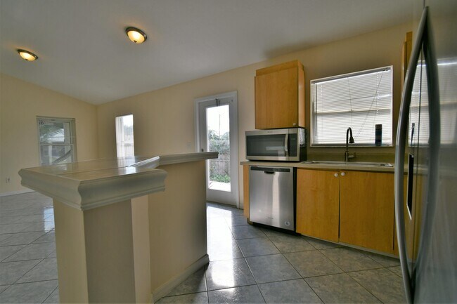 Foto del edificio - 5348 SE Driftwood Ave