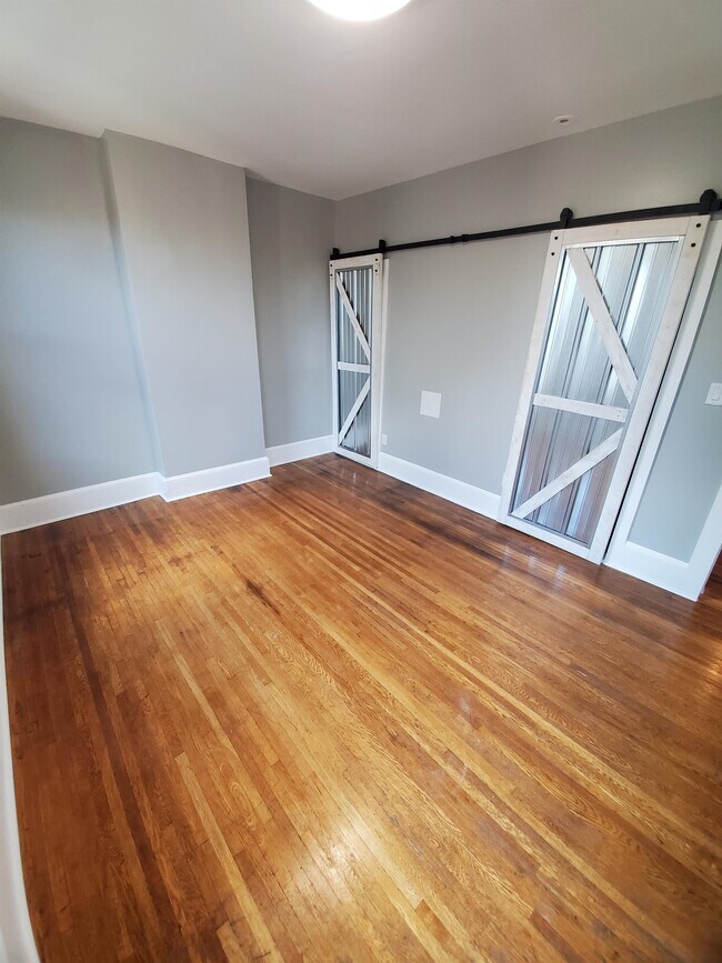 Foto del edificio - 925 Dennison Ave