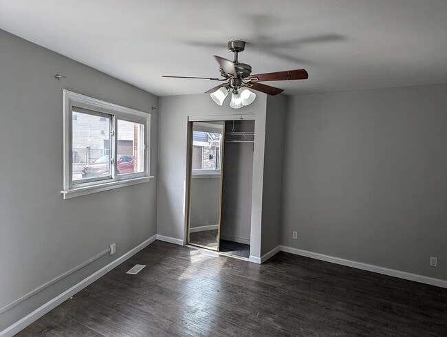 Building Photo - 39 S 27th St