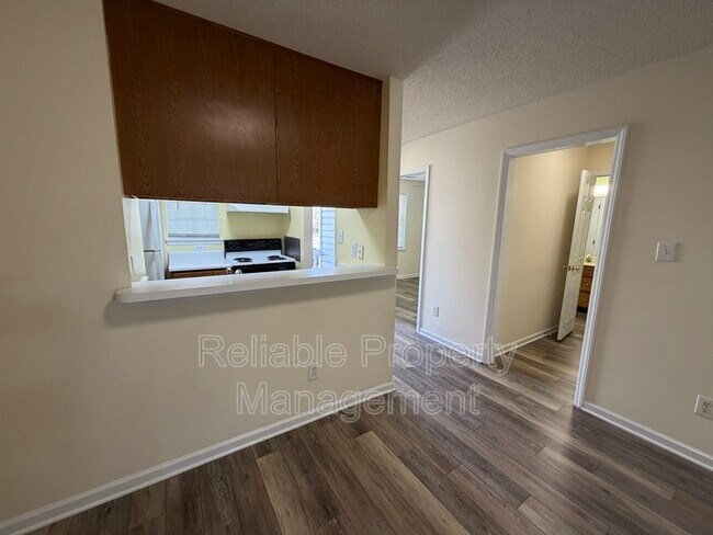 Foto del edificio - 381 S Moore St