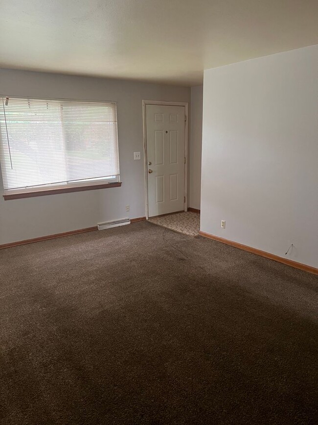 Building Photo - 2505 Quail