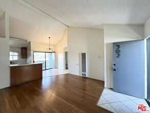 Building Photo - 1108 Termino Ave
