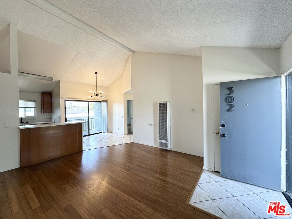 Primary Photo - 1108 Termino Ave