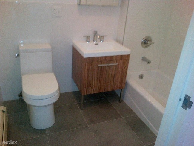 Building Photo - 1 br, 1 bath Apartment - 2234 37th St 2