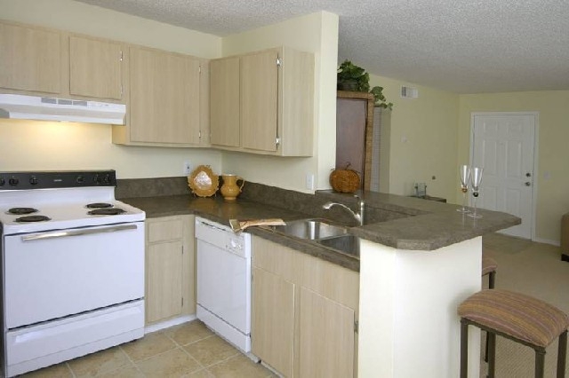 Kitchen - Crystal Trace Apartments