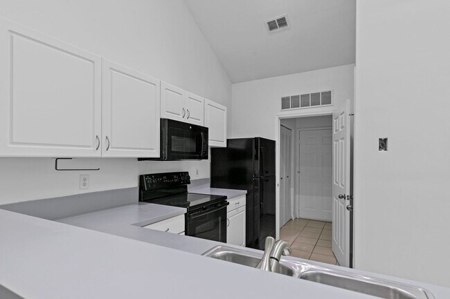 Foto del edificio - Beautifully Updated 2 Bedroom 2 Bath Condo...