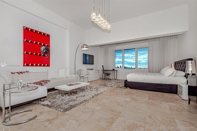 Building Photo - 2301 Collins Ave