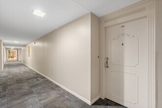 Building Photo - 2601 Bellefontaine