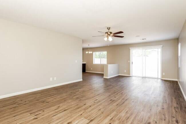 Building Photo - 12602 W Windrose Dr