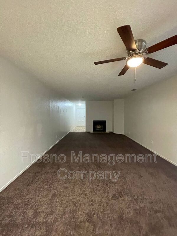 176 Alamos Ave Unit 102, Clovis, CA 93612 Condo for Rent in Clovis
