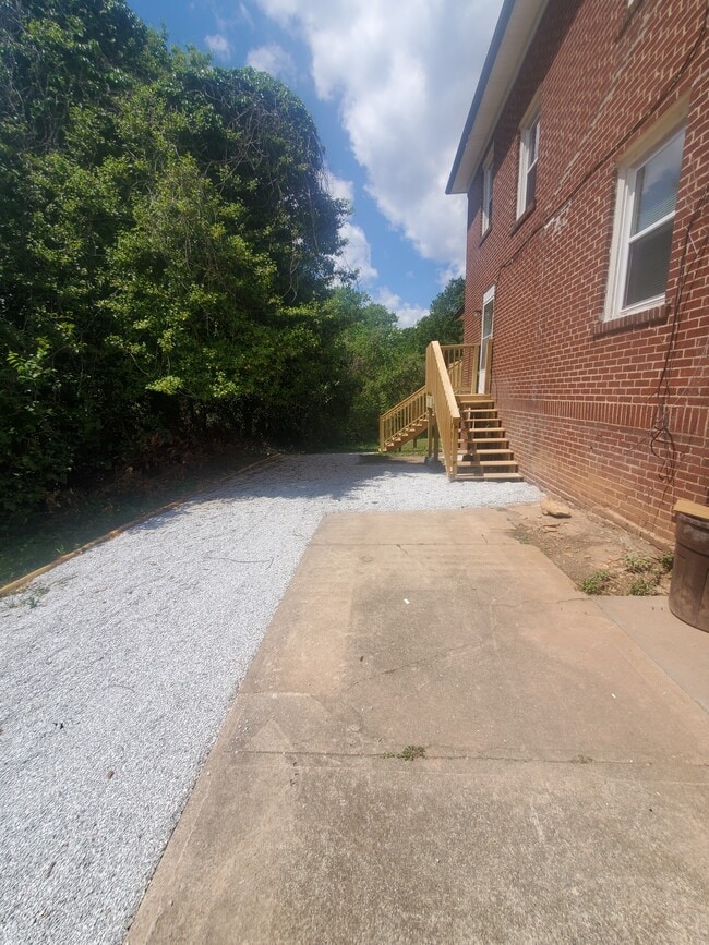 Building Photo - 2514 N Patterson Ave