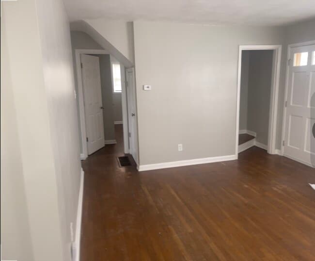 Building Photo - 821 Carneal Rd