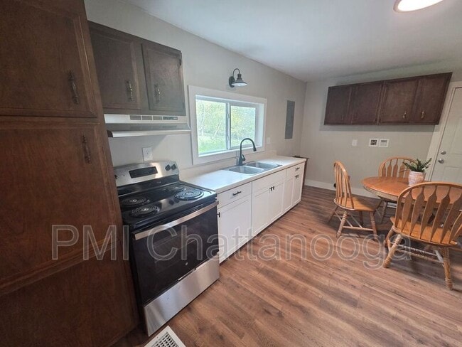 Foto del edificio - 510 Mission Ridge Rd