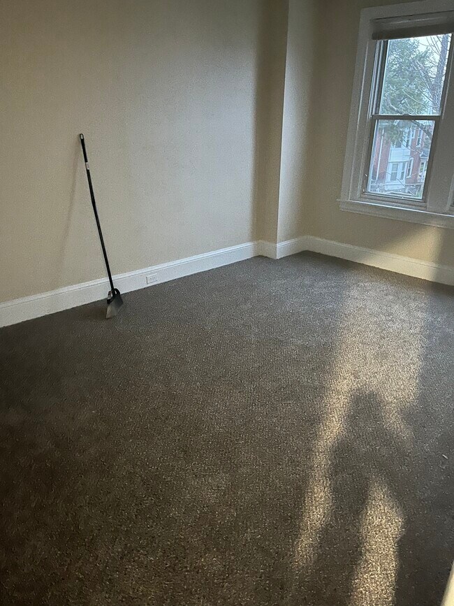 Foto del edificio - 121 E Stewart Ave