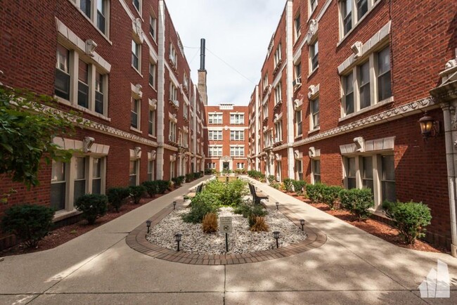 Foto del edificio - 1 bedroom in Chicago IL 60657