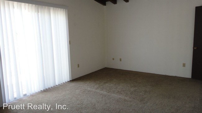 Building Photo - 1729 Ebers St